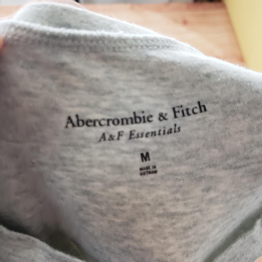 Abercrombie & Fitch Shirt Womens Medium Gray Long Sleeve Crewneck A&F Essentials - Picture 4 of 10